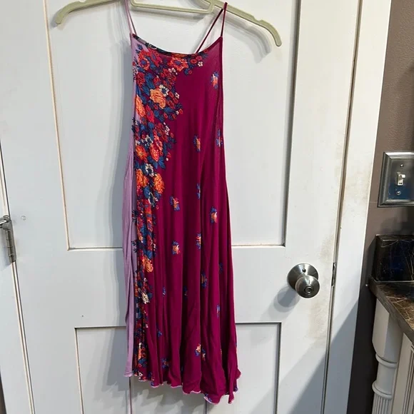 FREE PEOPLE. INTIMATELY. Light weight swing dress with tie back. Size S - Picture 2 of 7